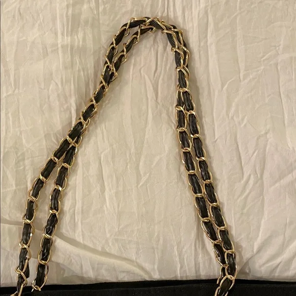 Paris Black and Gold Chain Tote NWOT Nice gift!!! 🎁 Free shipping - Picture 7 of 7